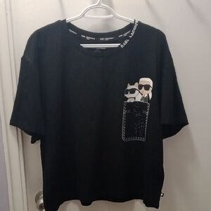 NEW 🤩Karl Lagerfeld Black Tee with Graphic Pocket Design